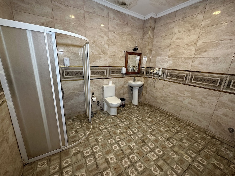 Standard Triple Room, Courtyard View photo 2