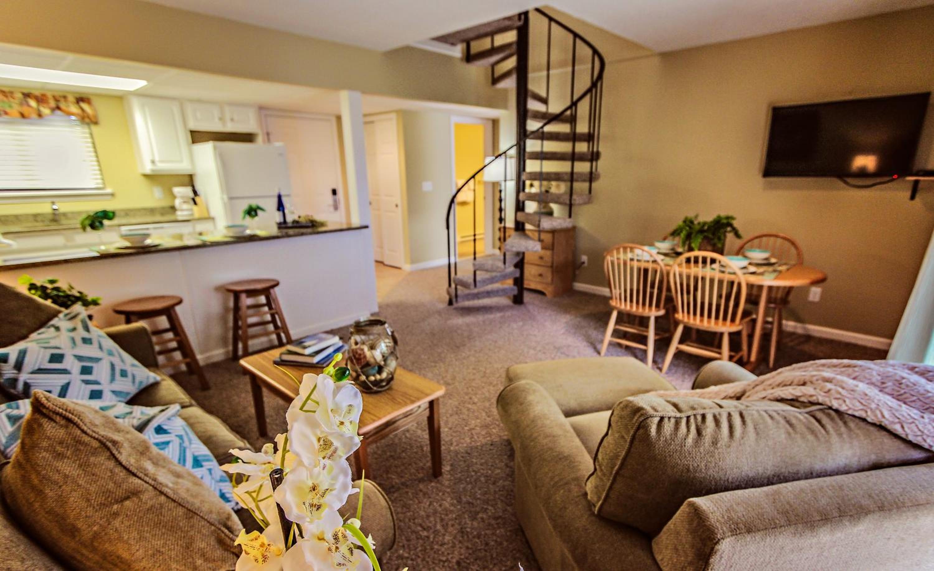 Deluxe Two-Bedroom Apartment photo 2