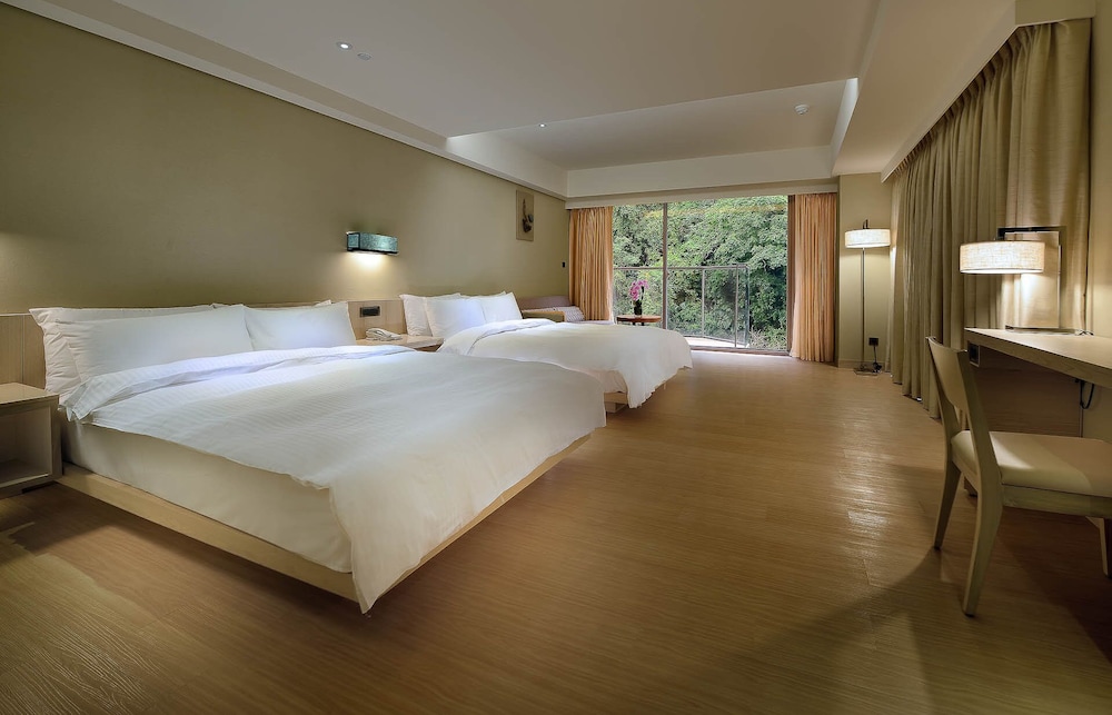 Exclusive Quadruple Room photo 2