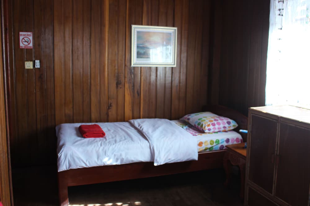 Classic Twin Room, 2 Twin Beds, Non Smoking, Mountain View photo 2