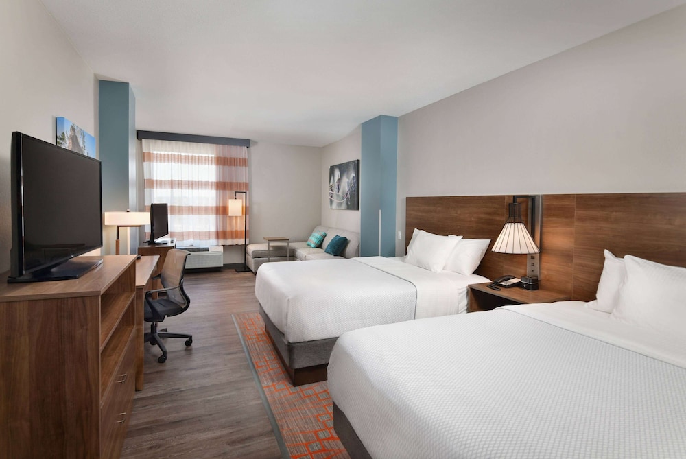 Room, 2 Queen Beds, Accessible, Non Smoking (Mobility) - Photo 1
