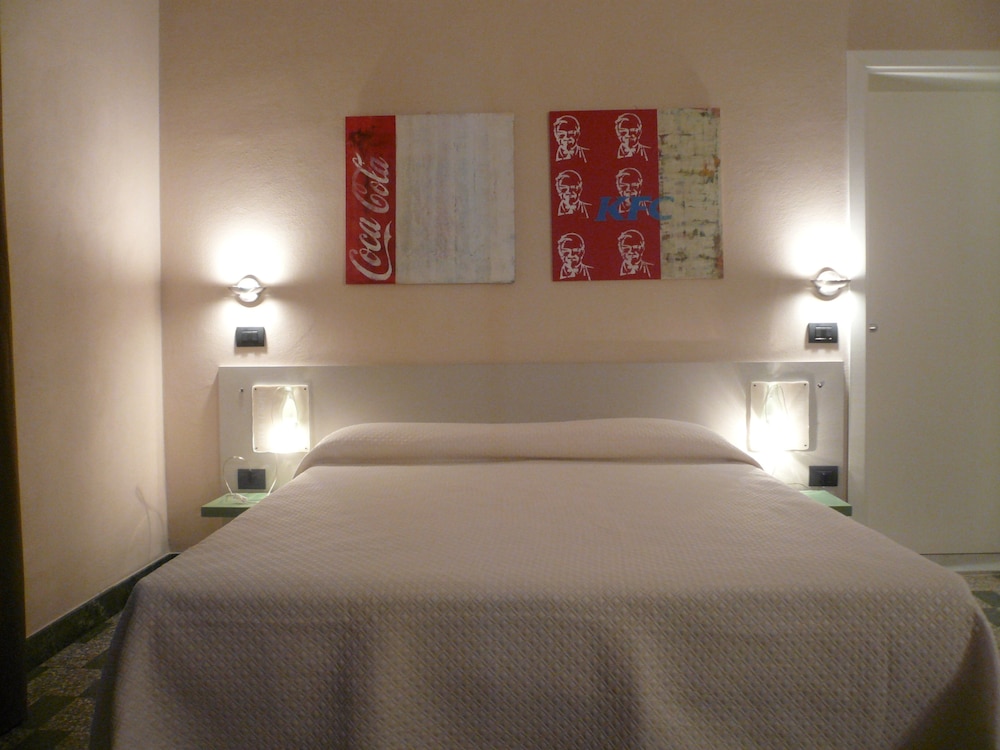 Standard Double or Twin Room photo 3