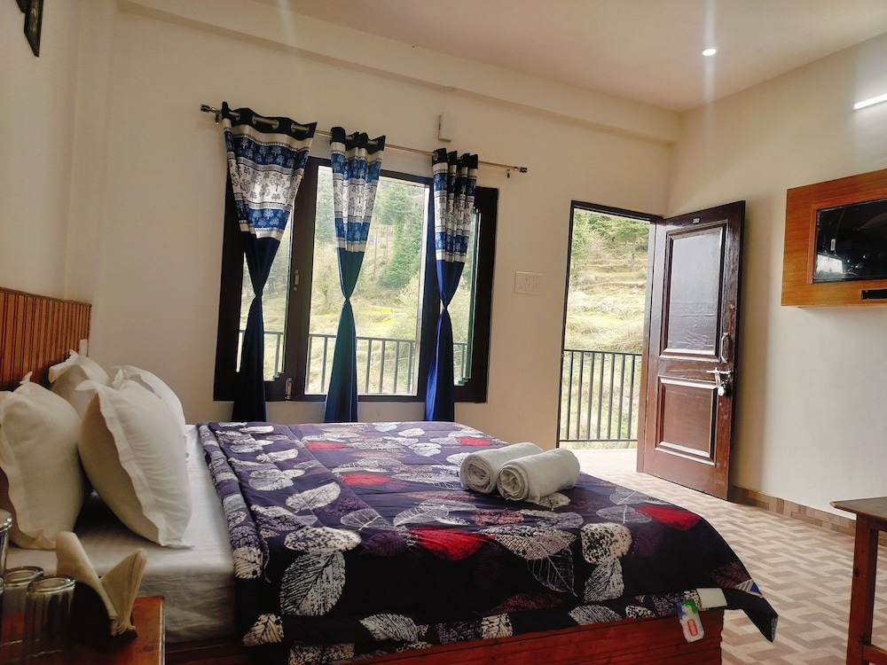 Deluxe Room, Hill View