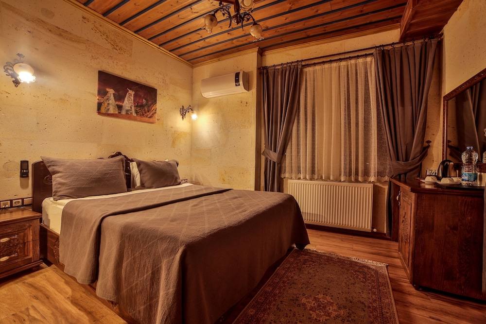 Deluxe Triple Room photo 3