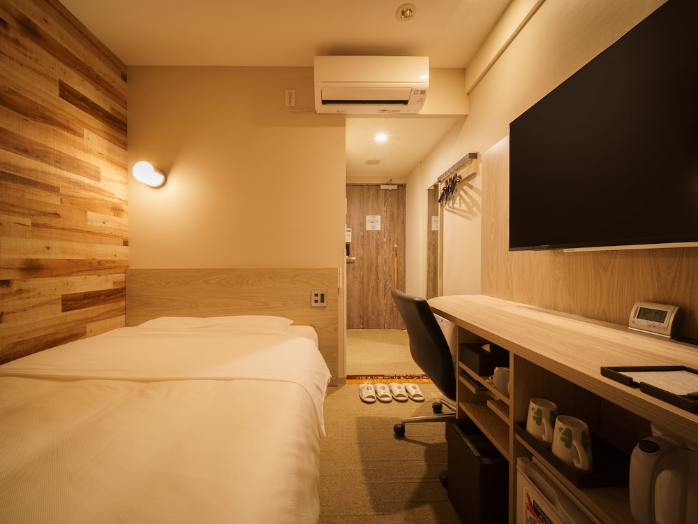 [Non-Smoking] 2 Rooms (Same Floor)/5-6 People