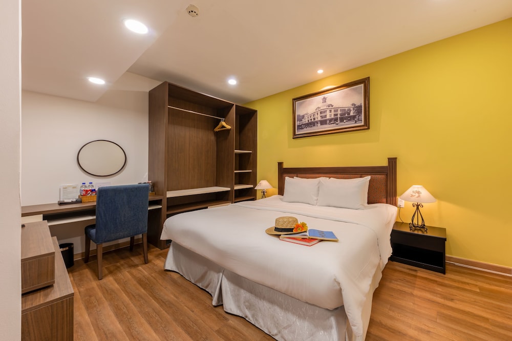Deluxe King Room