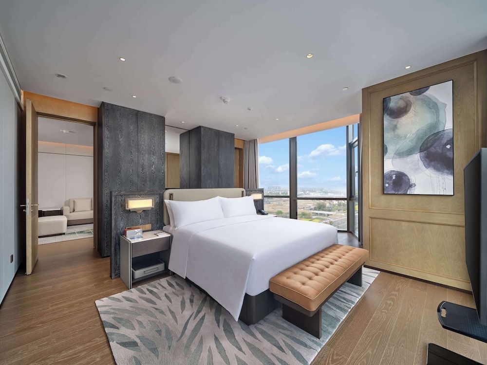 Deluxe Suite, 1 King Bed
