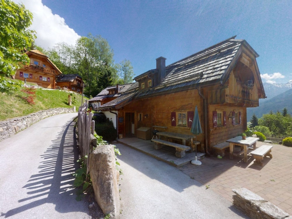 Deluxe Chalet, 4 Bedrooms photo 2