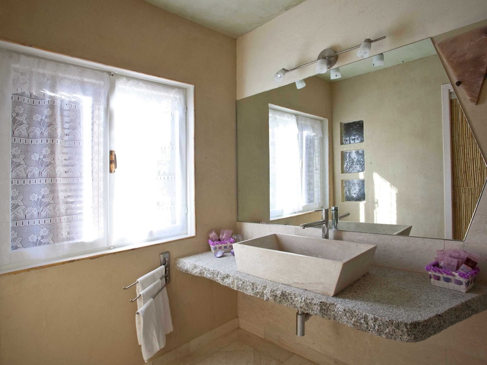 Classic House, 2 Bedrooms photo 3