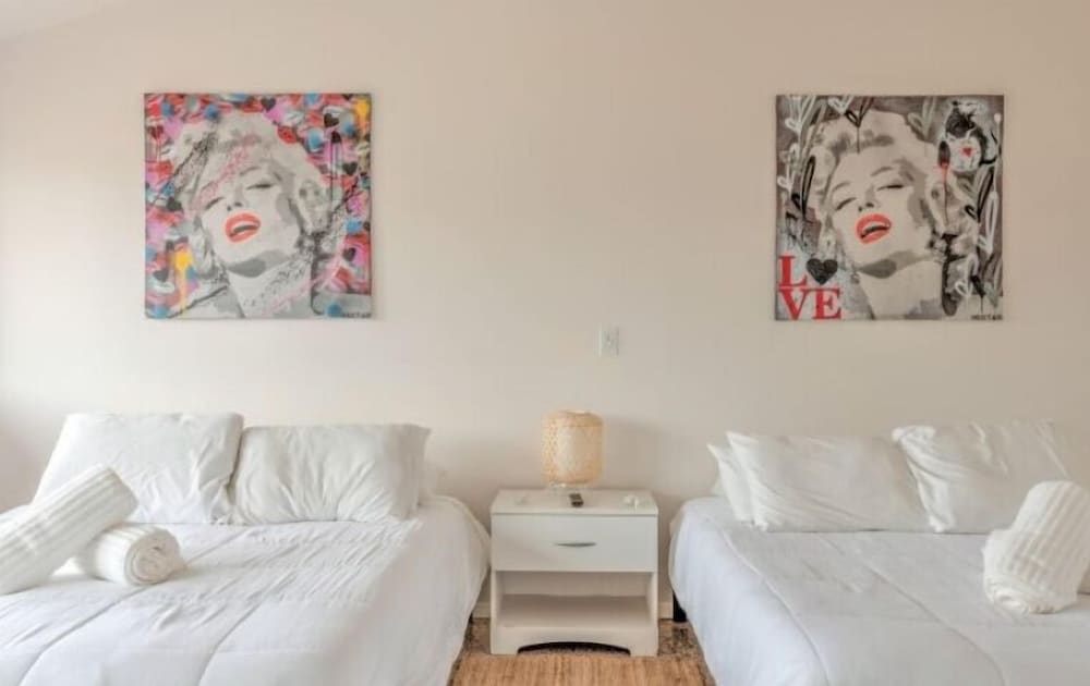 Deluxe Studio, 2 Queen Beds photo 1