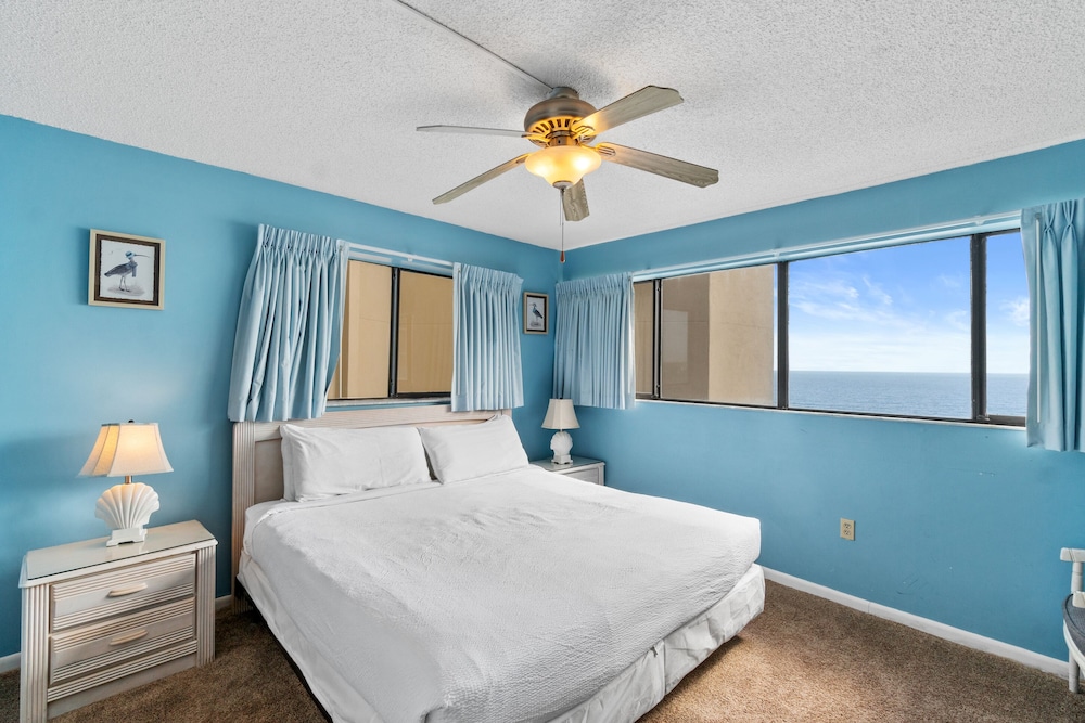 Condo, 2 Bedrooms, Ocean View (801A)