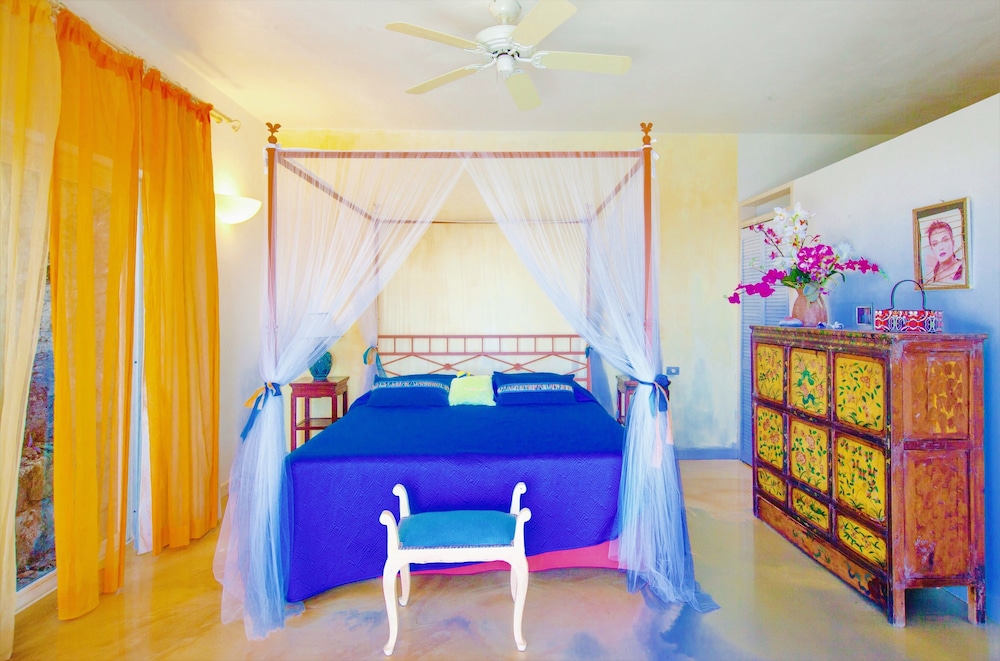 Junior Suite, 1 King Bed, Private Bathroom, Ocean View photo 2