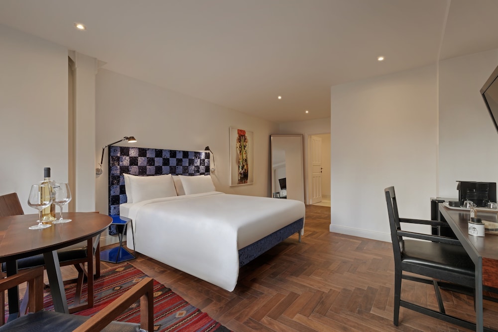 Urban English Style Room, Ground Floor