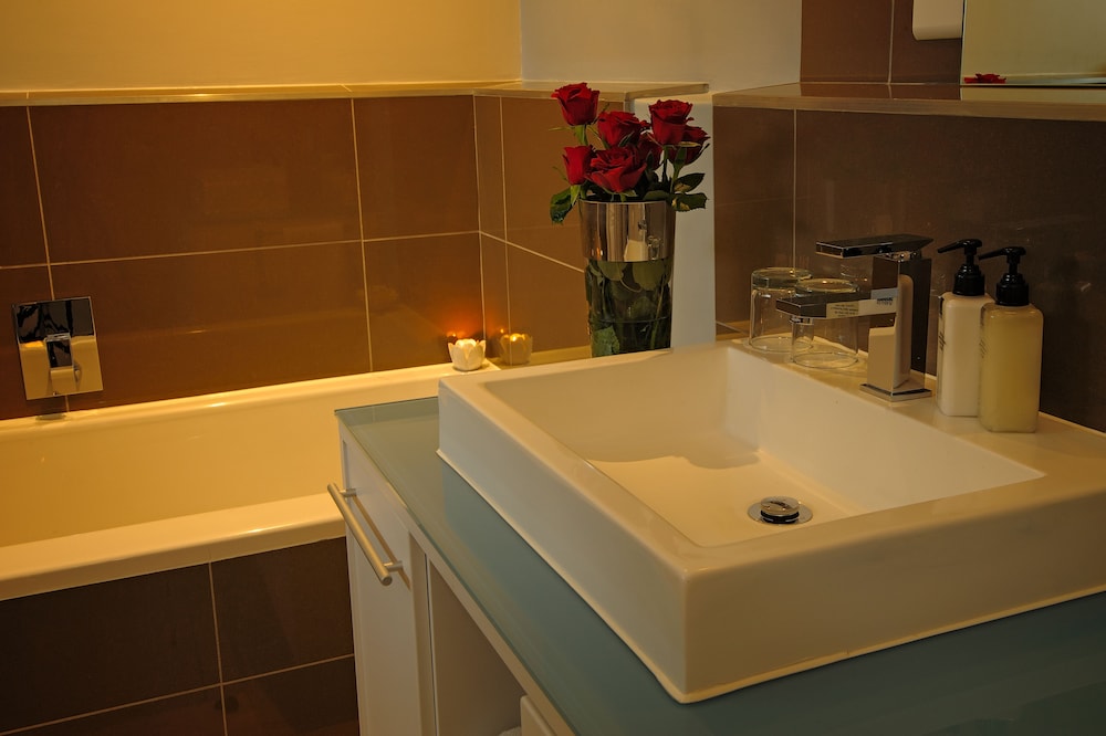 One Bedroom Apartment