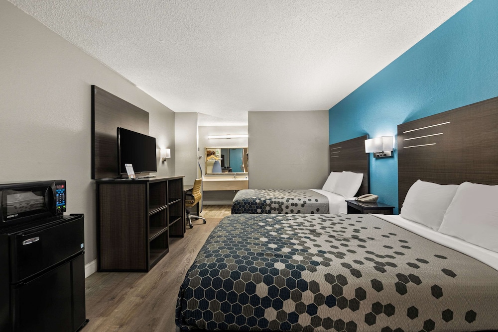 Standard Room, 2 Double Beds, Non Smoking - Photo 2