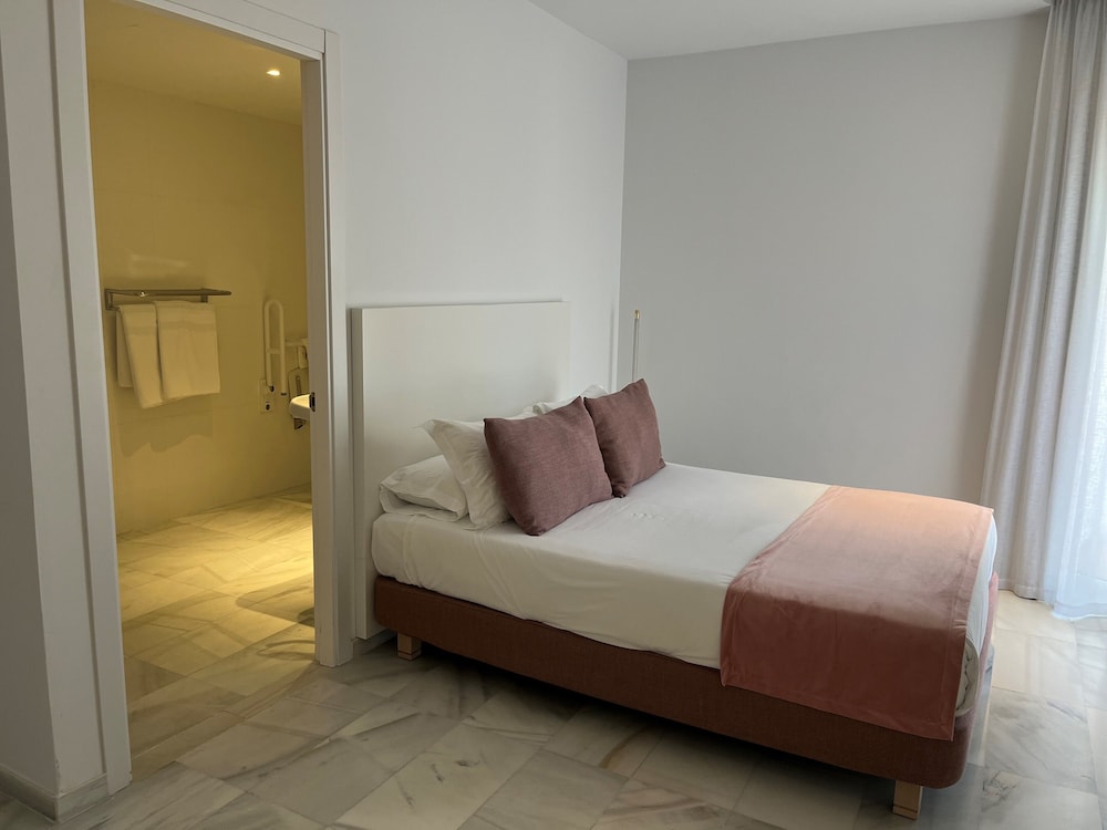 Habitación Básica, Balcón (Baño Accesible)