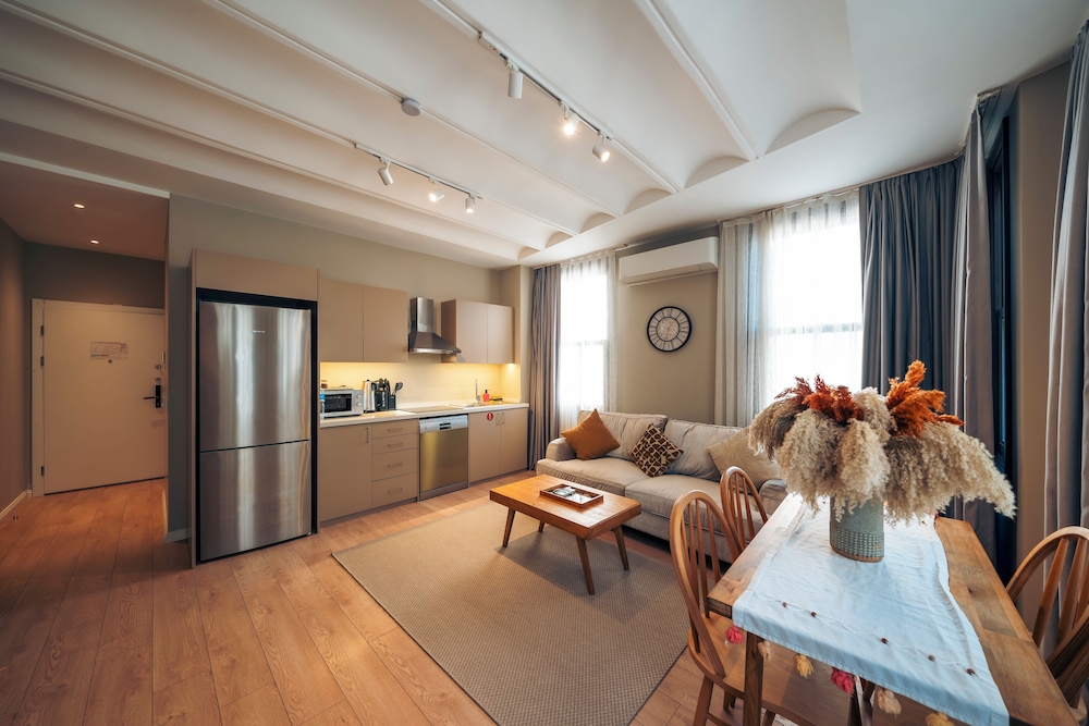 Family Studio Suite, City View photo 1