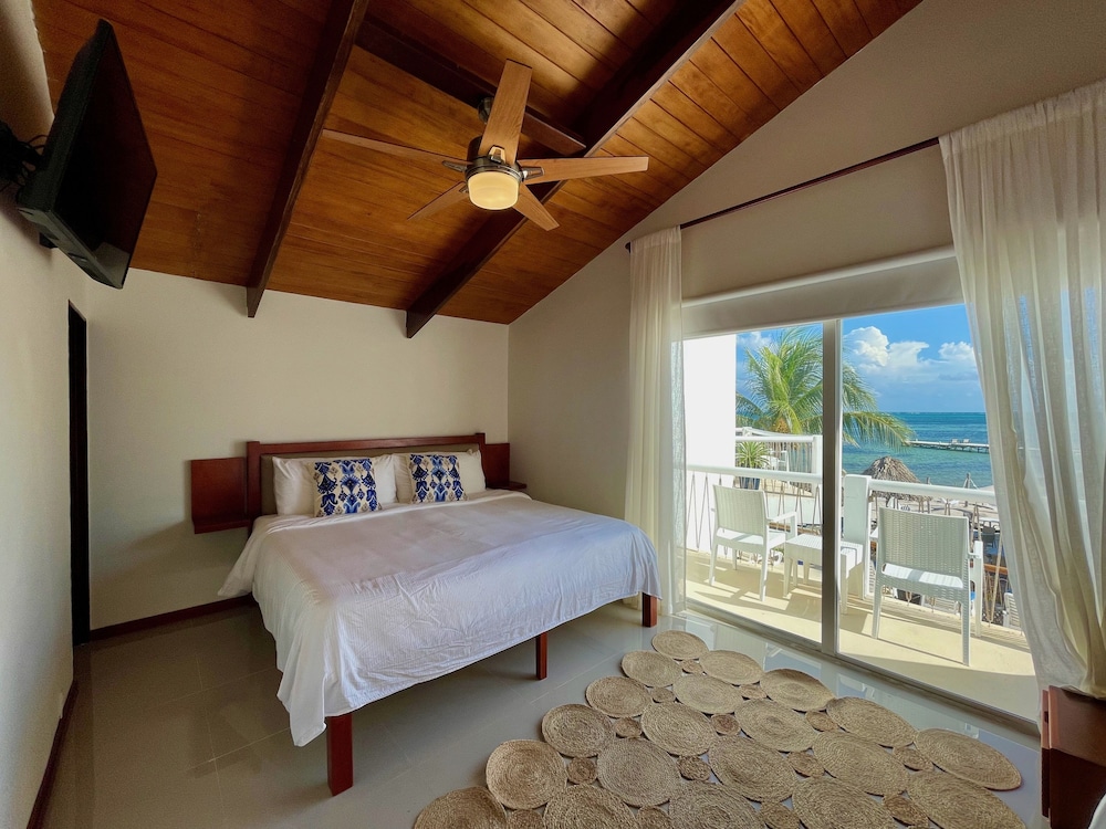 Ocean View Junior Suite Balcony: K&B photo 1