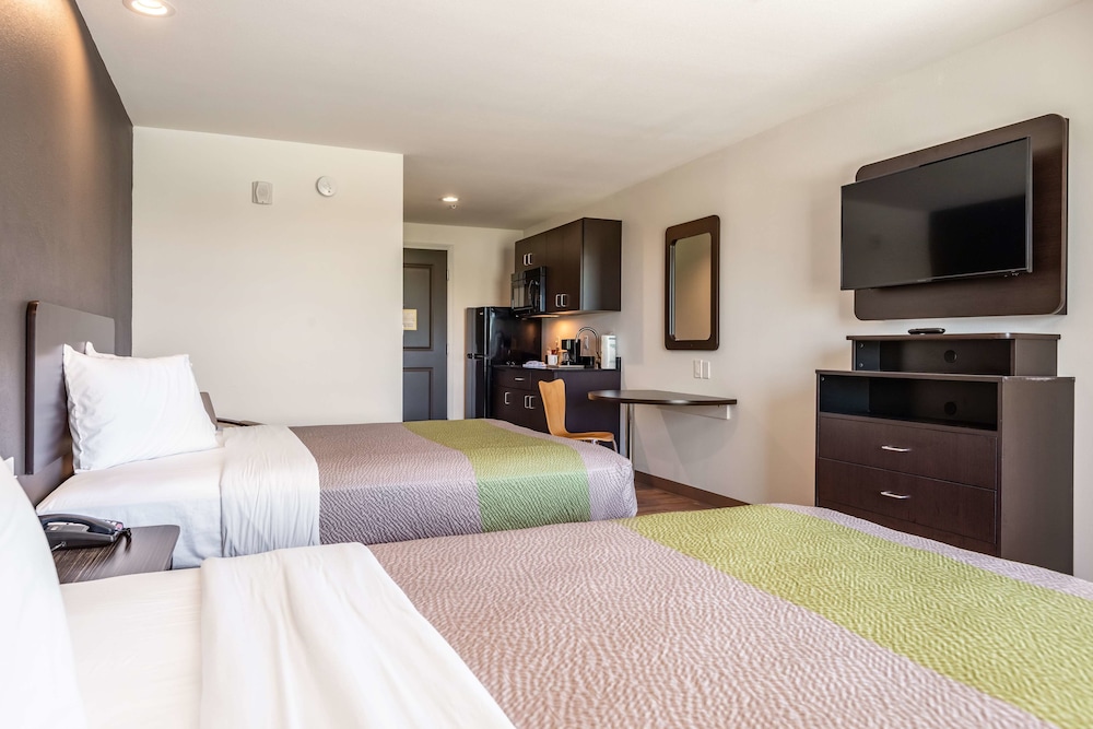 Deluxe Room, 2 Queen Beds, Non Smoking, Kitchenette photo 1