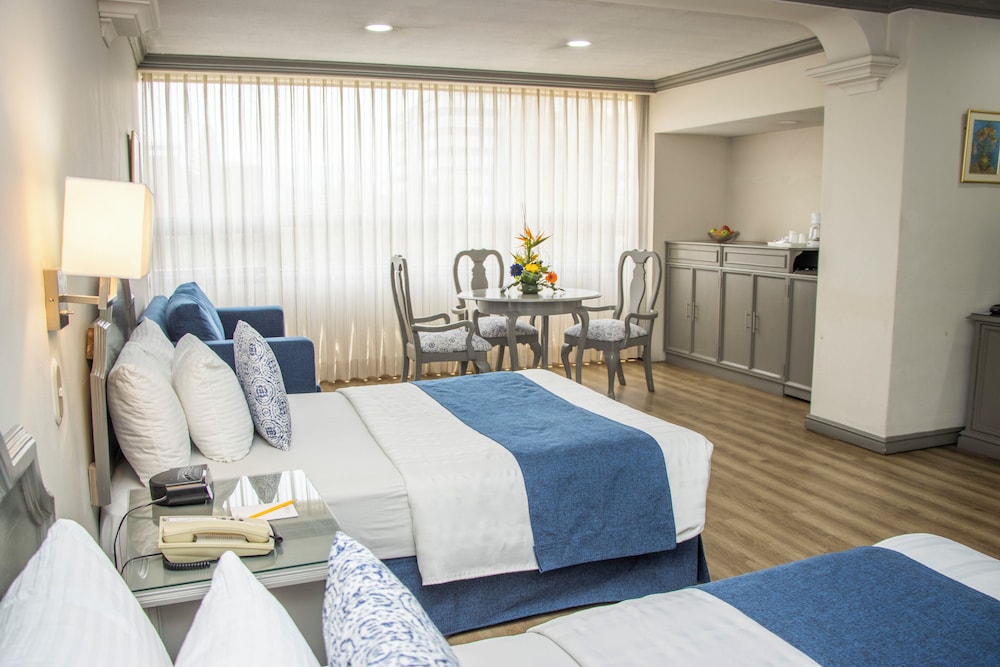 Junior Suite, 2 Double Beds, Kitchenette photo 3