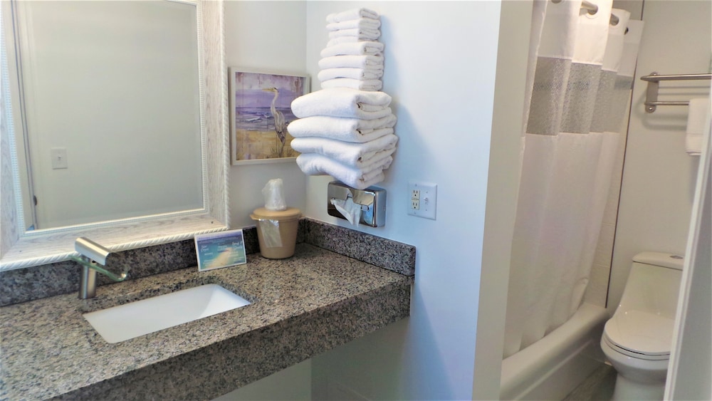 Deluxe Room, 2 Queen Beds, Kitchenette (with Balcony) photo 3