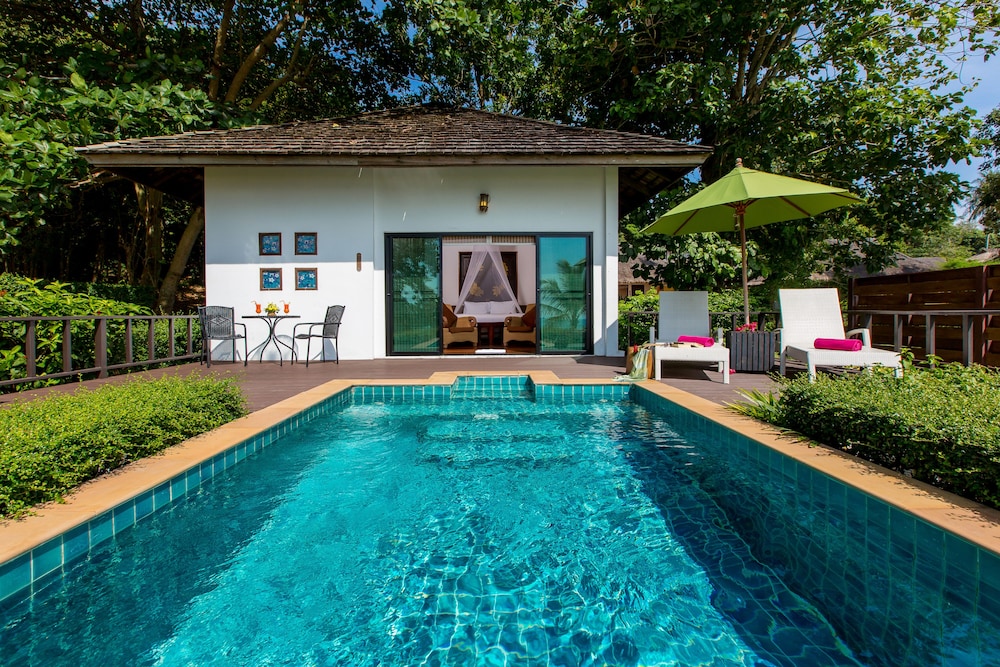 Villa, Private Pool, Beachfront - Photo 12