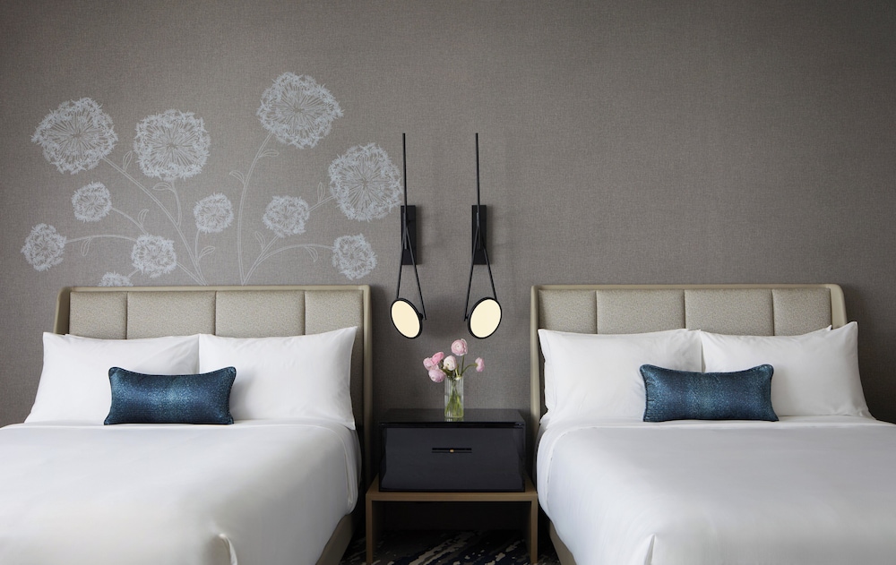 Classic Room, 2 Queen Beds, Accessible Bathtub (Mobility) photo 2