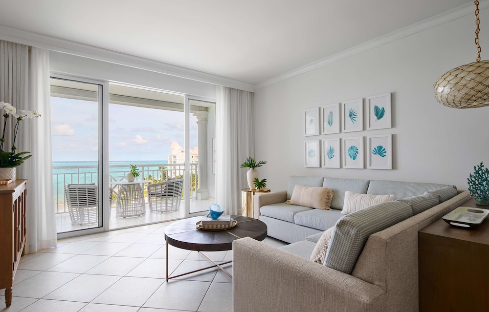 West Bay Oceanfront Penthouse One Bedroom Butler Suite (PWS) photo 2