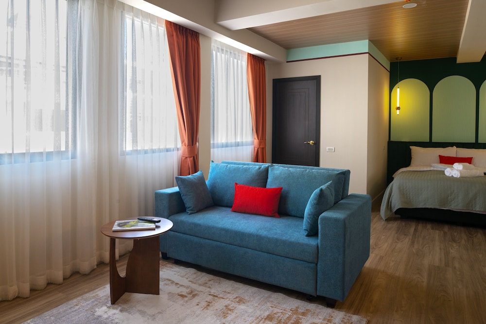 Deluxe Studio, 1 Bedroom, Kitchenette, Courtyard View photo 1