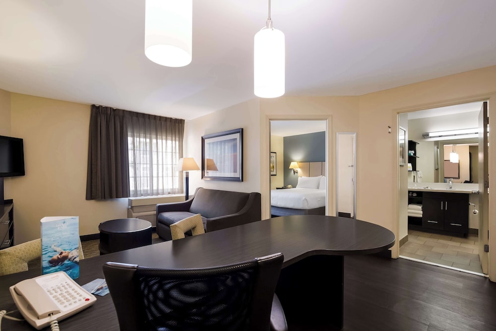 Suite, 1 Queen Bed with Sofa bed (One Bedroom) - Photo 5