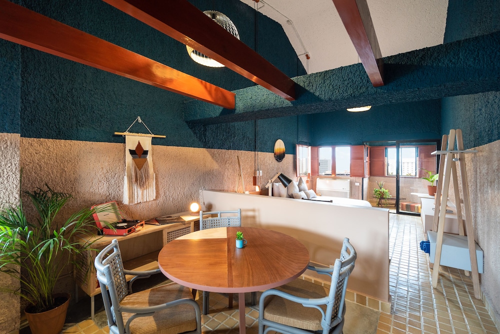 Studio Apartment with Kitchenette - Photo 5