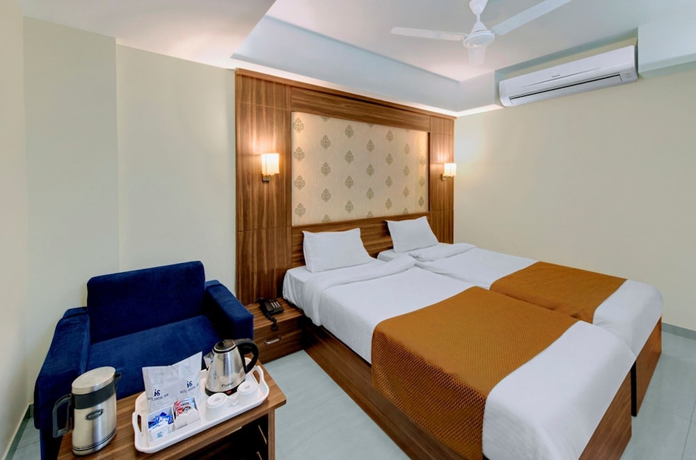 Deluxe Double or Twin Room - Photo 7
