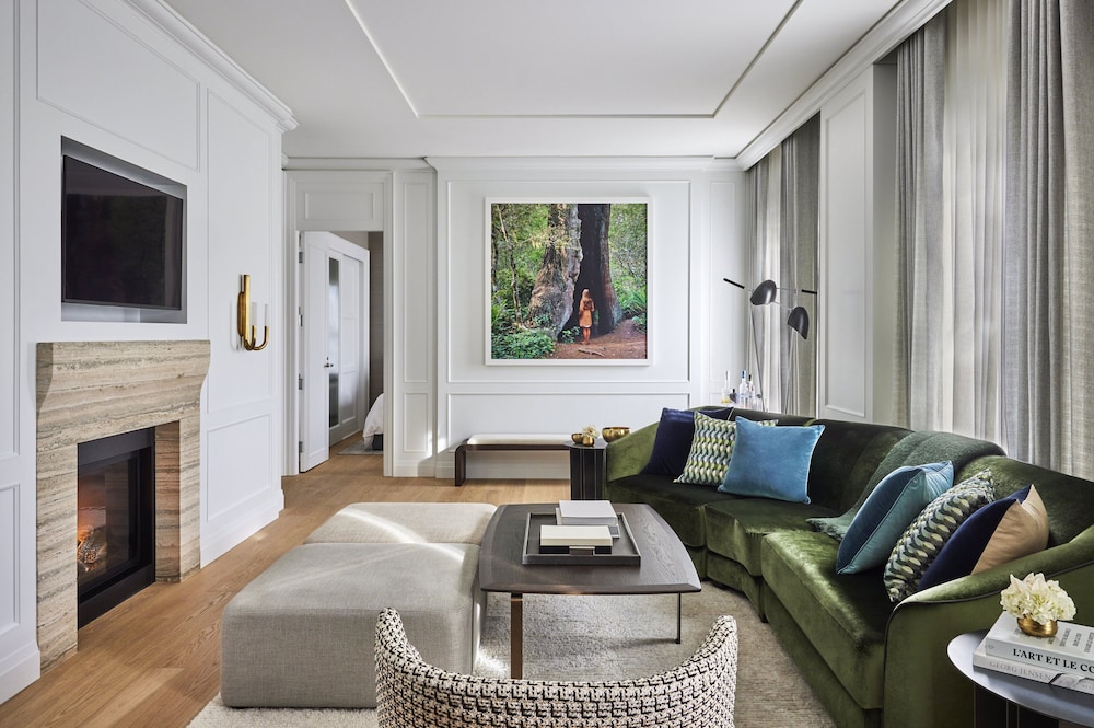 Rosewood Suite