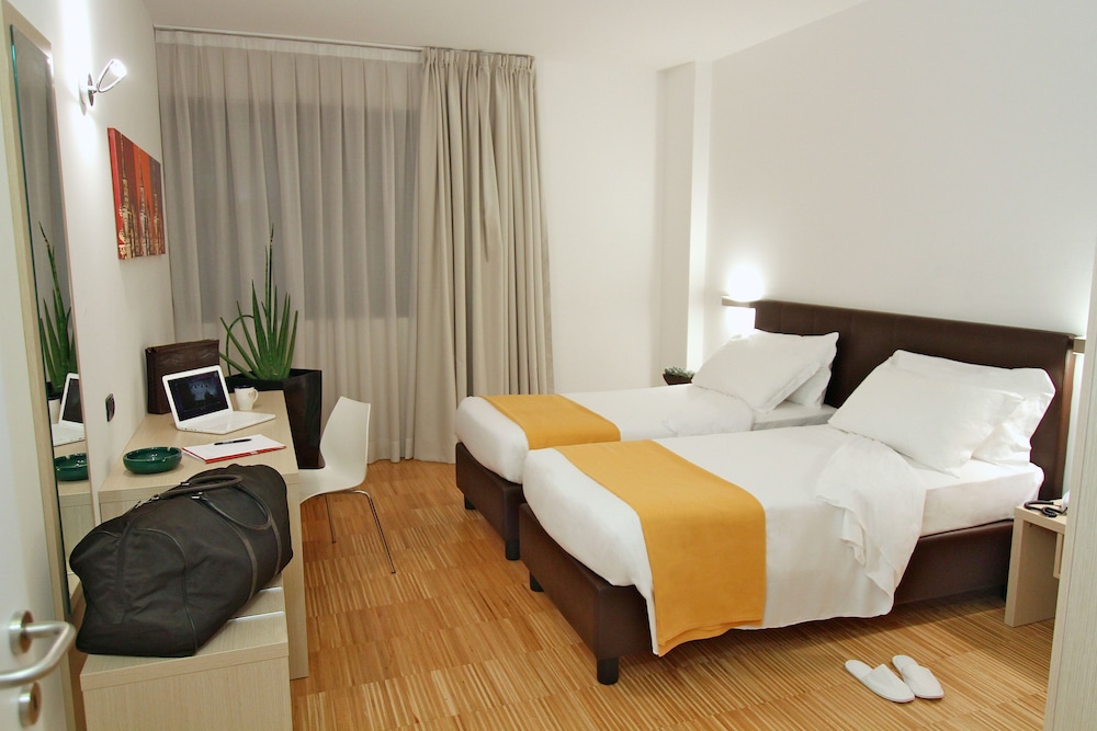 Classic Double Room, Accessible - Photo 1