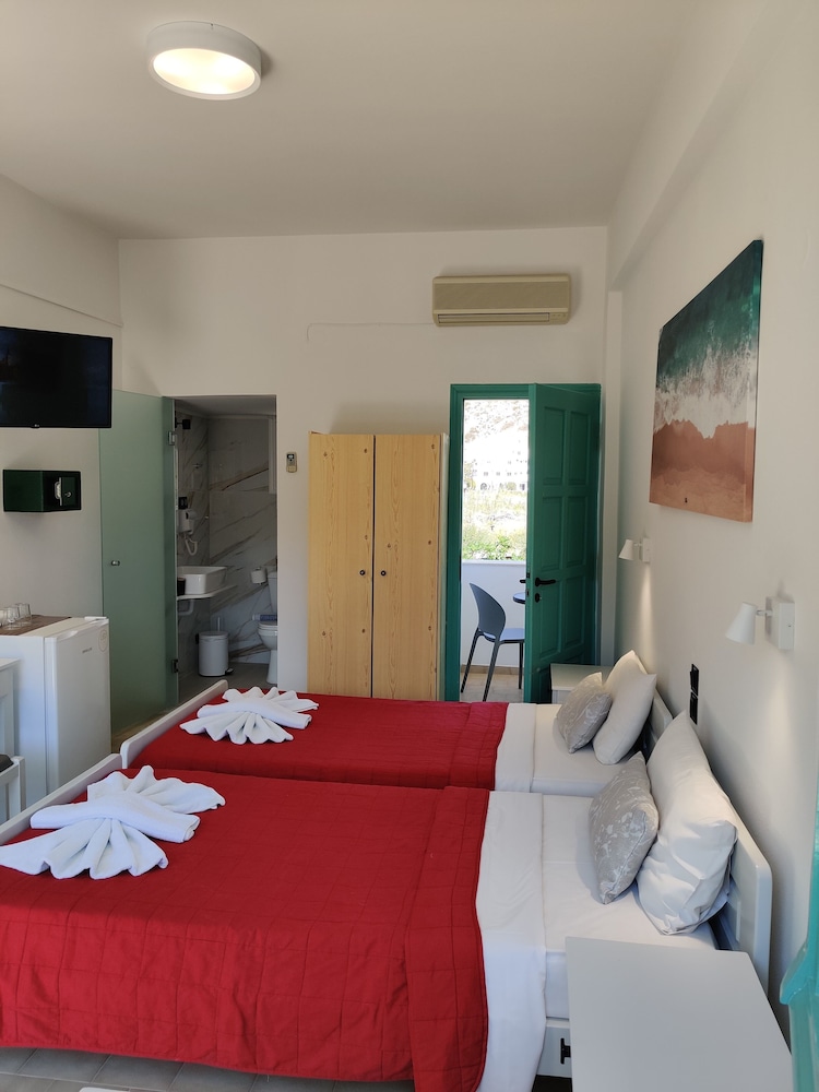 Standard Room - Photo 11