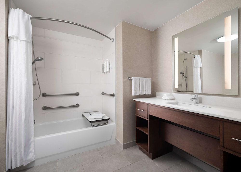 Suite, 1 King Bed, Accessible, Bathtub (Mobility & Hearing) - Photo 6