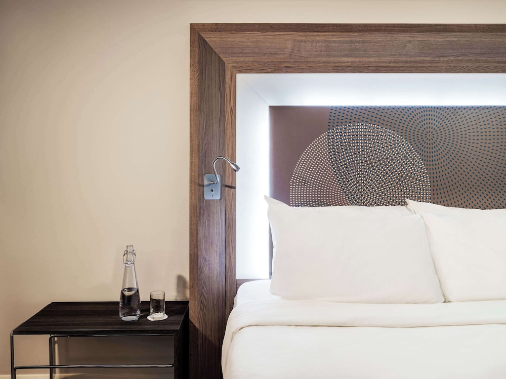 Suite, 1 Queen Bed with Sofa bed