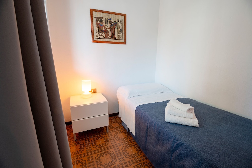 Triple Room, City View photo 2