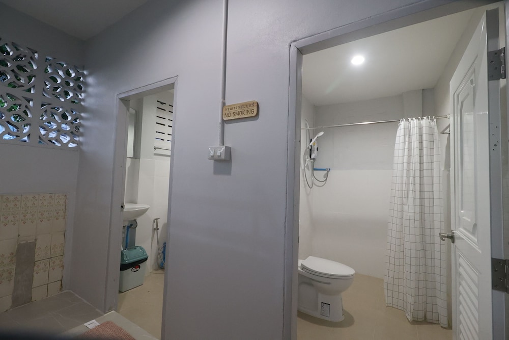 Basic Shared Dormitory, Multiple Beds, Non Smoking photo 2