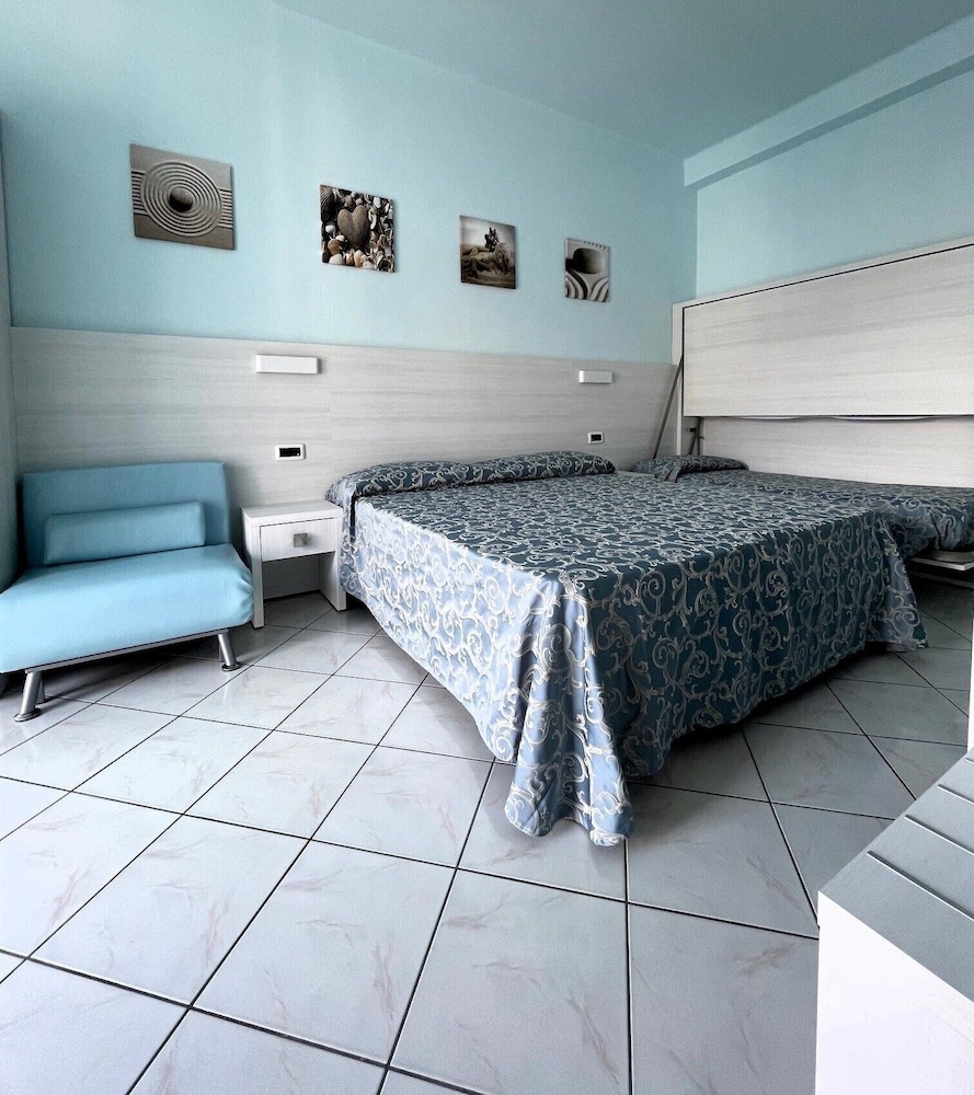 Quadruple Room photo 2