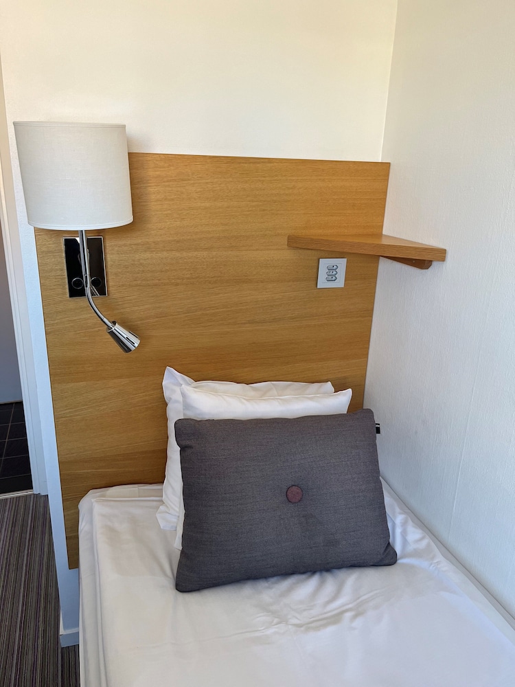 Basic Single Room photo 2