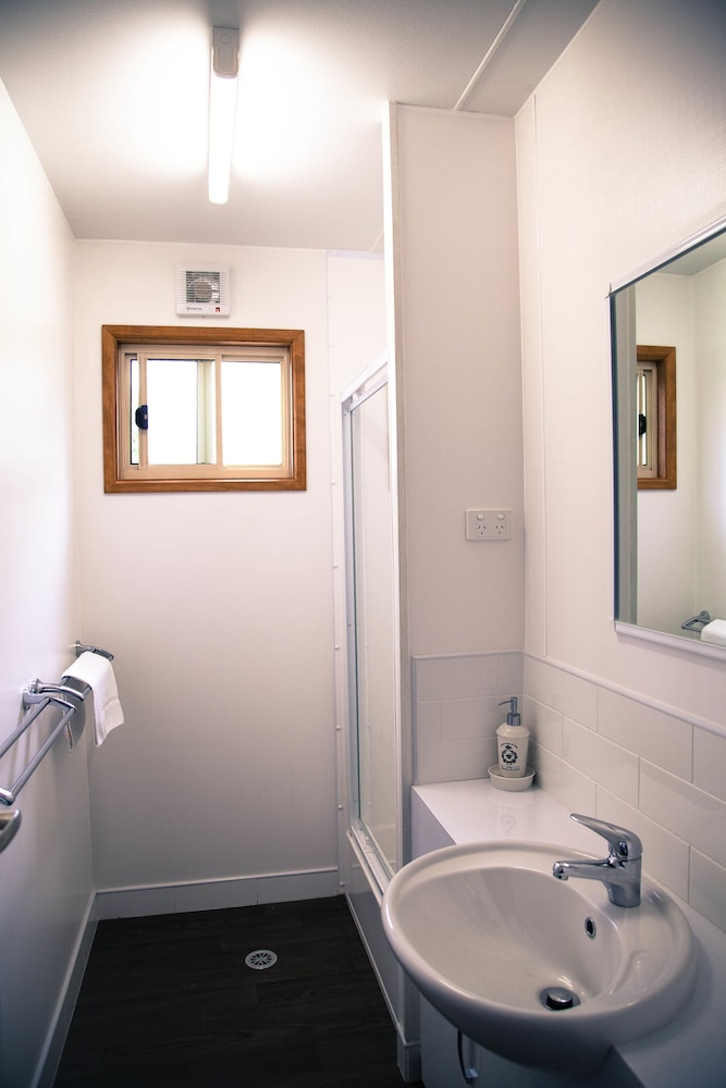 Deluxe Suite, 2 Bedrooms, Non Smoking, Kitchen (Deluxe Cabin) photo 2