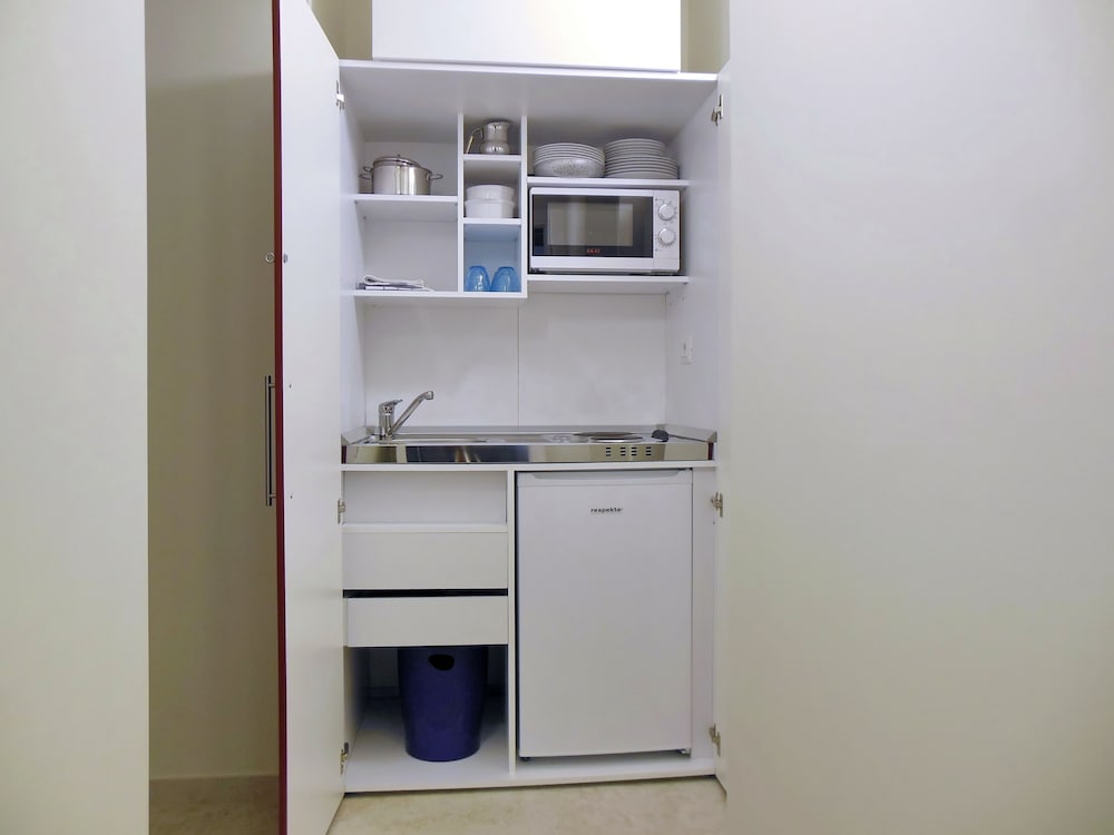 Deluxe Room - Photo 11