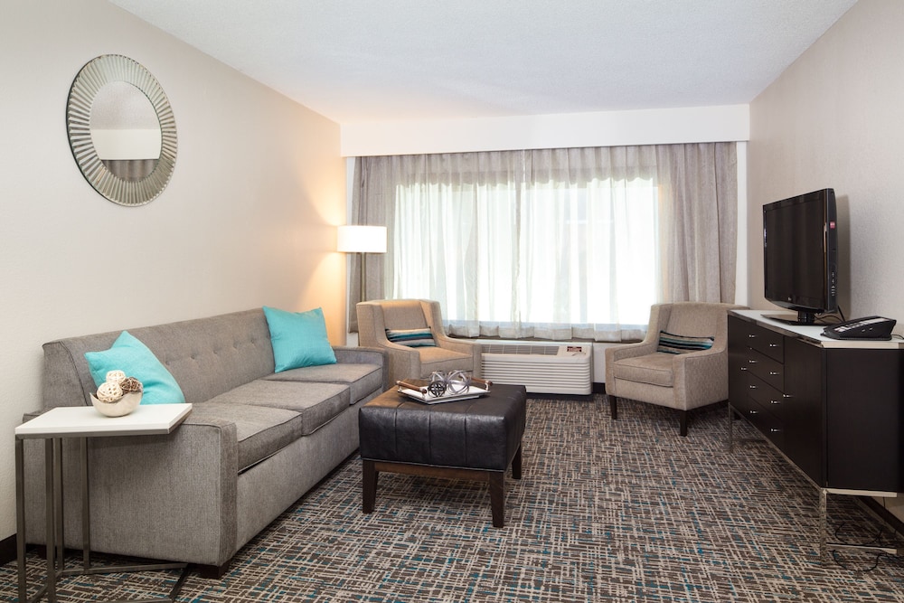 Junior Suite, 1 King Bed with Sofa bed photo 2