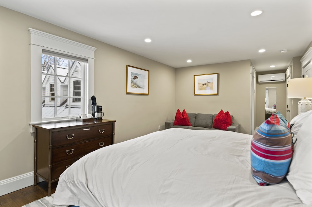 Family Room - Photo 4
