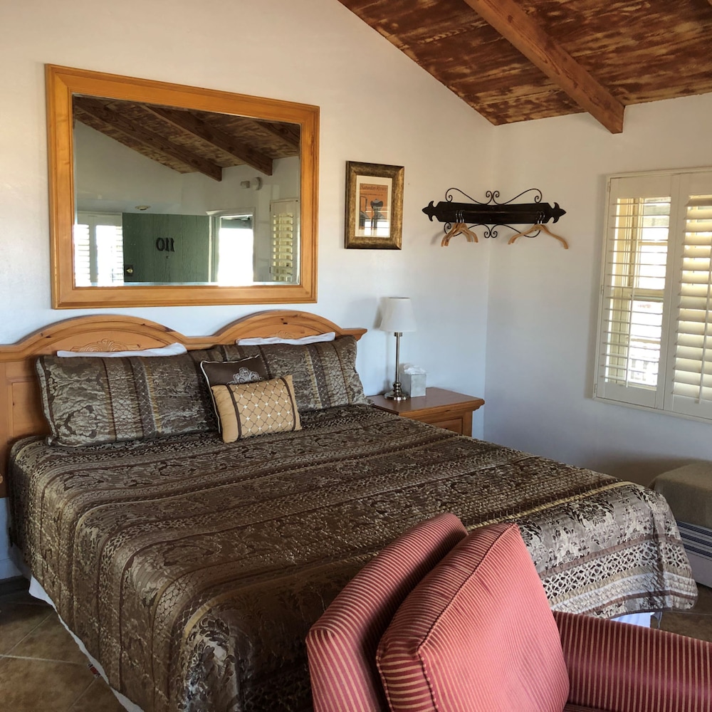 Room, 1 King Bed, Ocean View photo 1