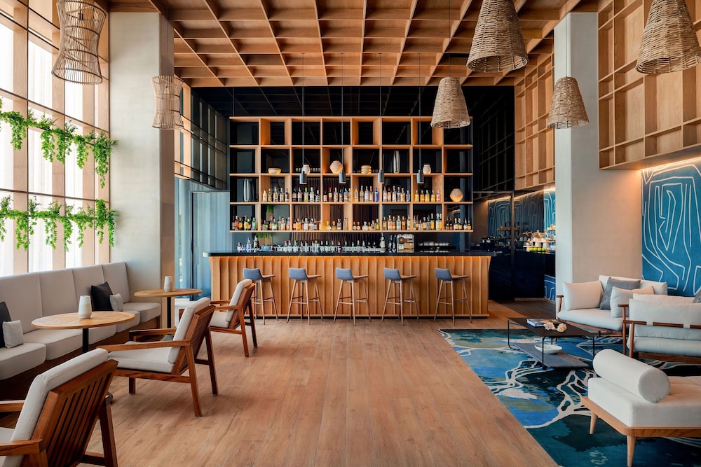 Vantage Club Master Suite Bay View King Bed