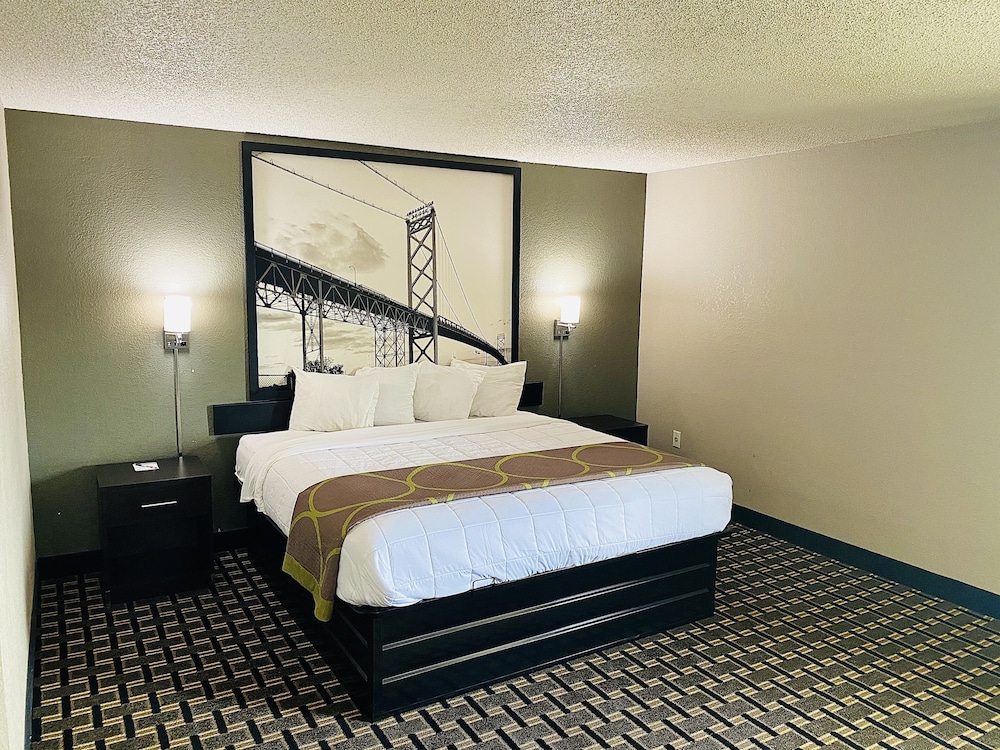Standard Room, 1 King Bed, Non Smoking - Photo 2