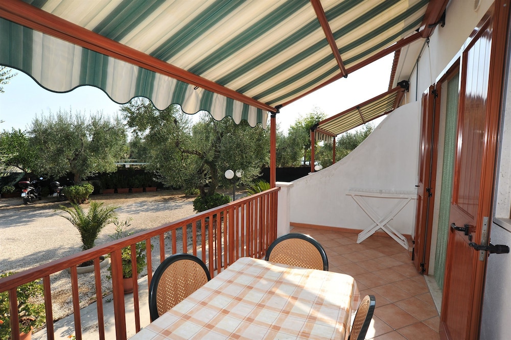 Family Studio, Kitchenette, Garden View photo 3