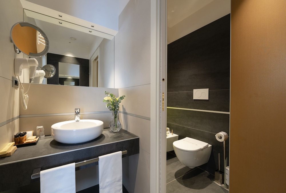 Suite, Terrace, Sea View - Photo 11